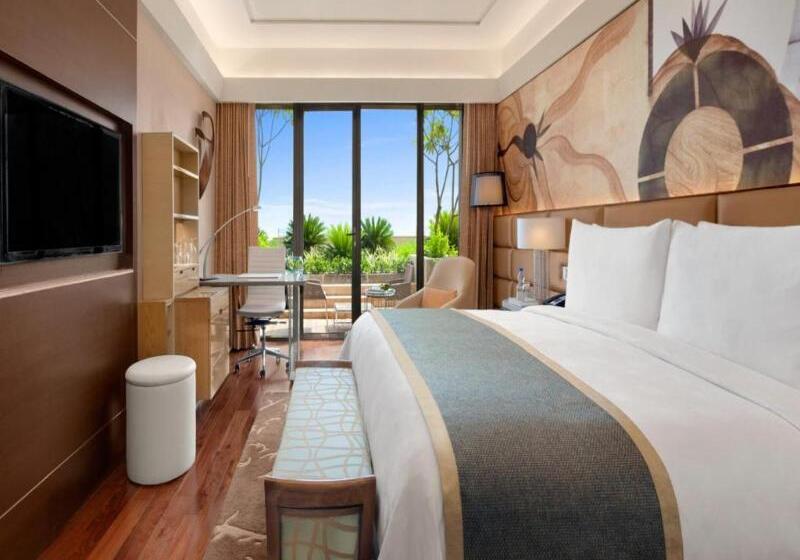 クラブルーム, The Leela Ambience Convention Hotel Delhi