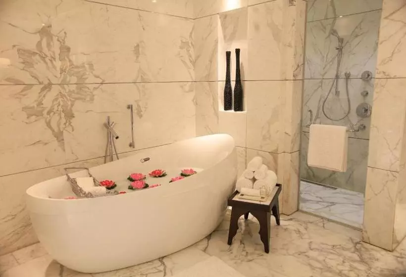 سوئیت پرزیدنت, The Leela Ambience Convention Hotel Delhi