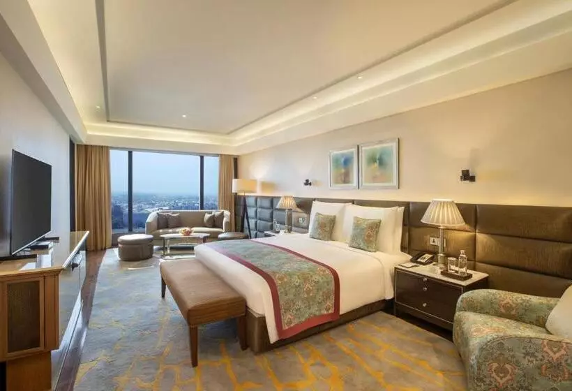 سوئیت پرزیدنت, The Leela Ambience Convention Hotel Delhi