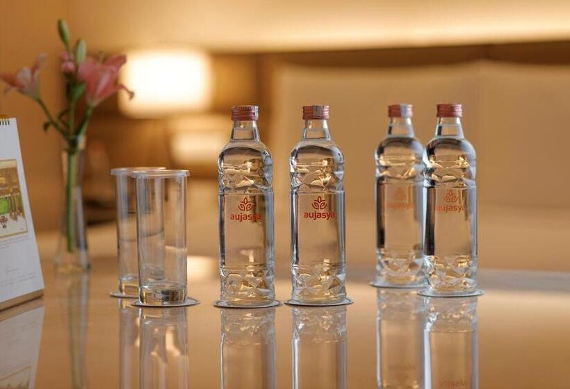 اتاق استاندارد یک نفره, The Leela Ambience Convention Hotel Delhi