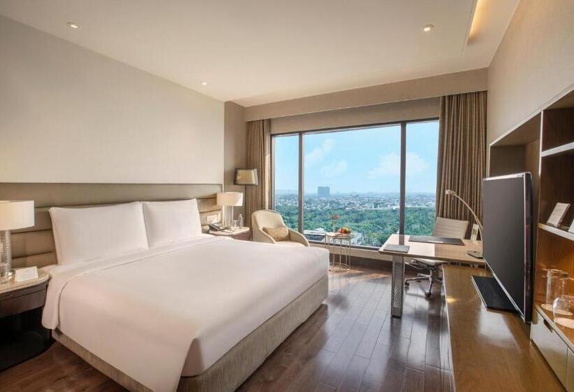 デラックスルーム, The Leela Ambience Convention Hotel Delhi