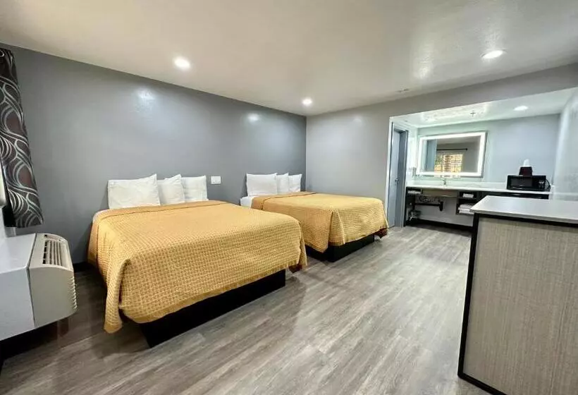 ２ダブルベッドのスタンダードルーム, Express Inn & Suites Ontario Airport