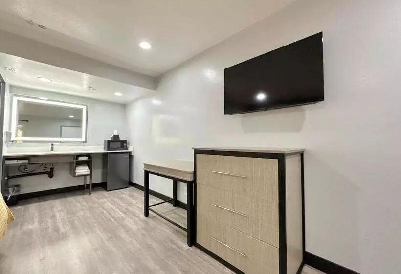 ２ダブルベッドのスタンダードルーム, Express Inn & Suites Ontario Airport