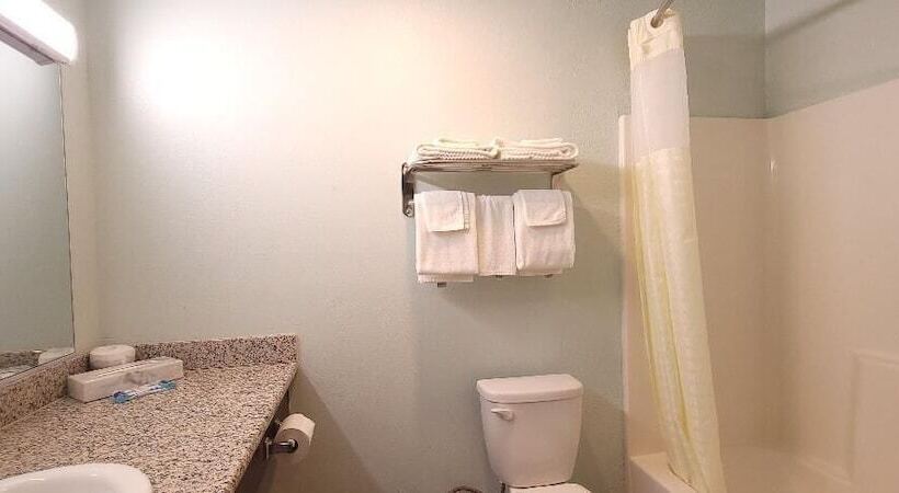 스탠다드 룸 더블 침대 2개, Rodeway Inn Chico University Area