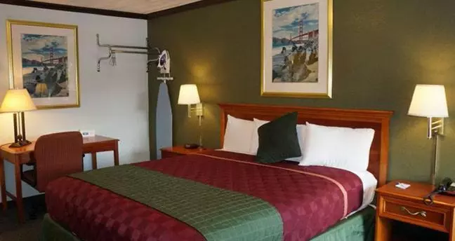 Standard-huone King-vuode, Rodeway Inn Chico University Area