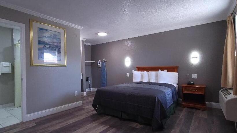 غرفة قياسية لذوى الاحتياجات الخاصة, Rodeway Inn Chico University Area