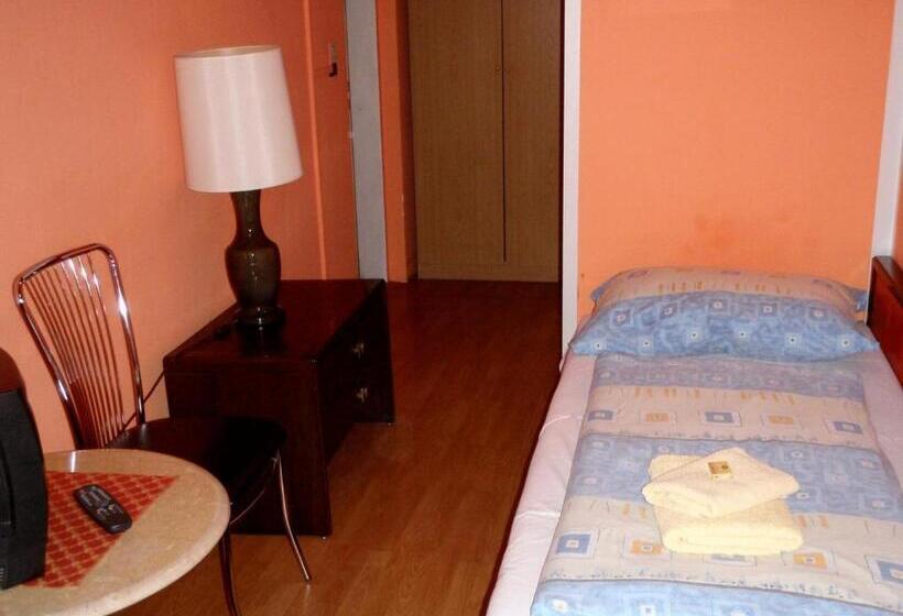 اتاق استاندارد یک نفره, Pension Madara