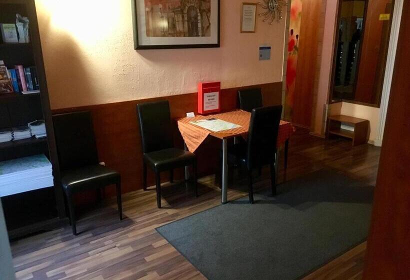 اتاق استاندارد چهار تخته, Pension Madara