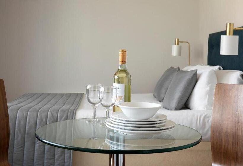Студия Стандарт, Hq Aparthotel Farnborough