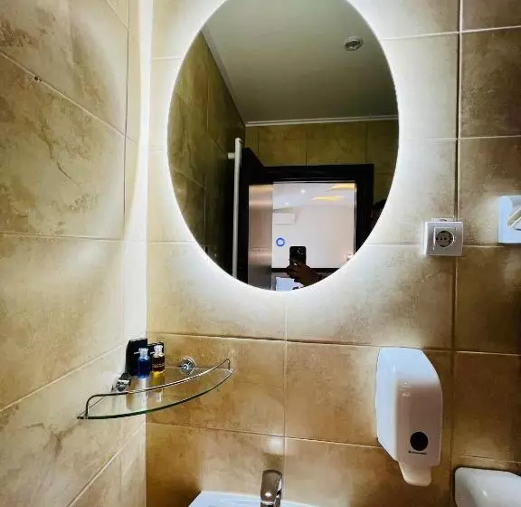 اتاق اکونومی, Side One Design Hotel Garni