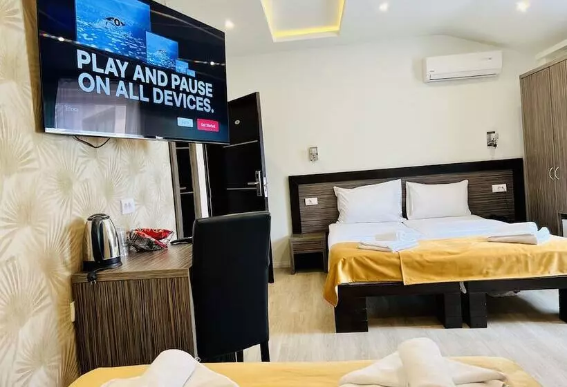 اتاق استاندارد چهار تخته, Side One Design Hotel Garni
