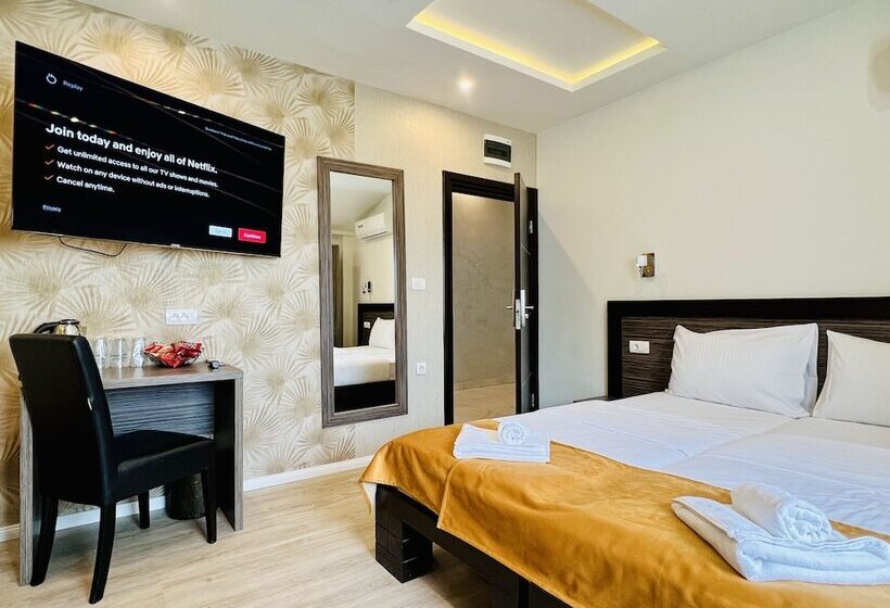 اتاق استاندارد چهار تخته, Side One Design Hotel Garni