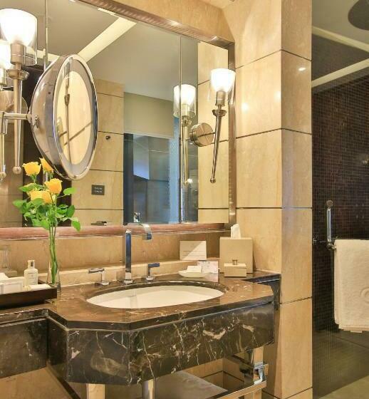 プレミアムルーム, The Leela Ambience Convention Hotel Delhi