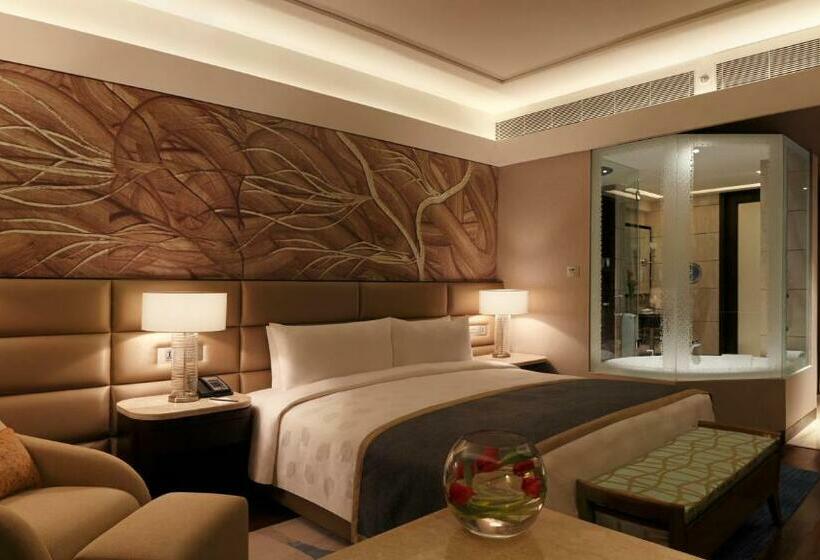 اتاق پرمیوم, The Leela Ambience Convention Hotel Delhi