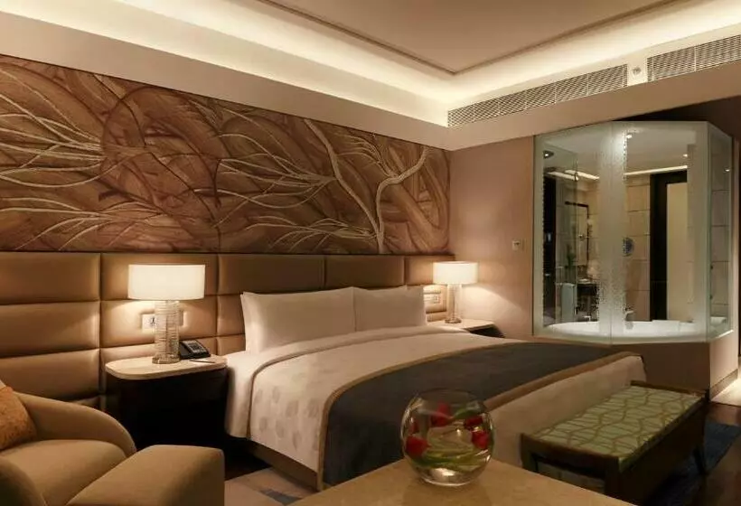 اتاق پرمیوم, The Leela Ambience Convention Hotel Delhi