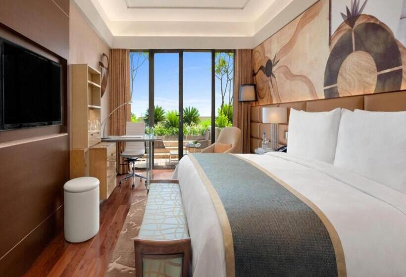 クラブルーム, The Leela Ambience Convention Hotel Delhi