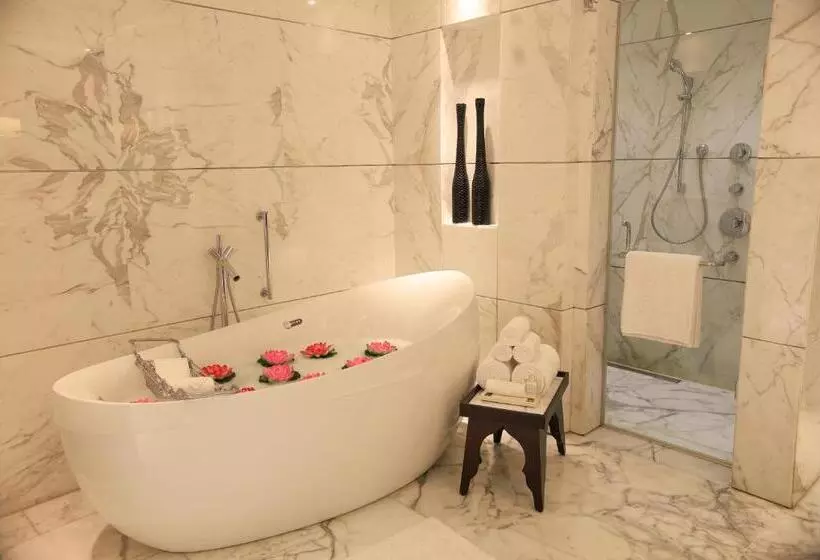 سوئیت پرزیدنت, The Leela Ambience Convention Hotel Delhi