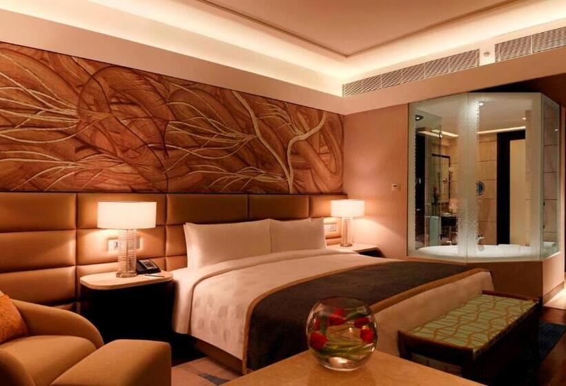 デラックスルーム, The Leela Ambience Convention Hotel Delhi