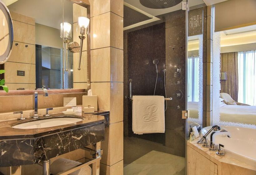 エクゼクティブスイート, The Leela Ambience Convention Hotel Delhi