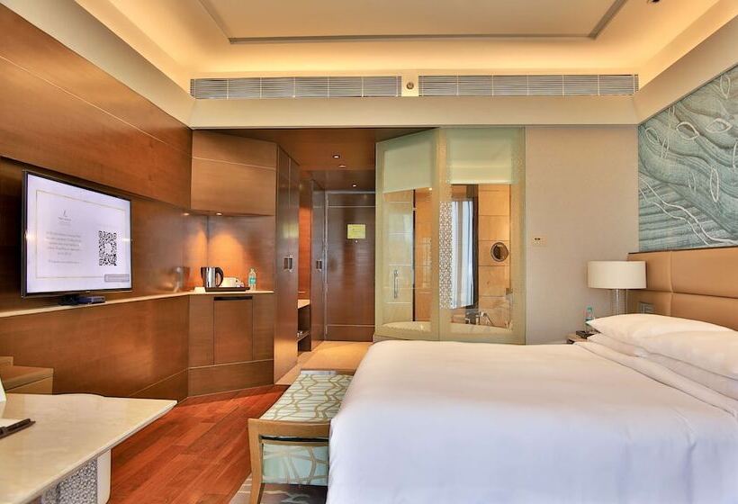 プレミアムルーム, The Leela Ambience Convention Hotel Delhi