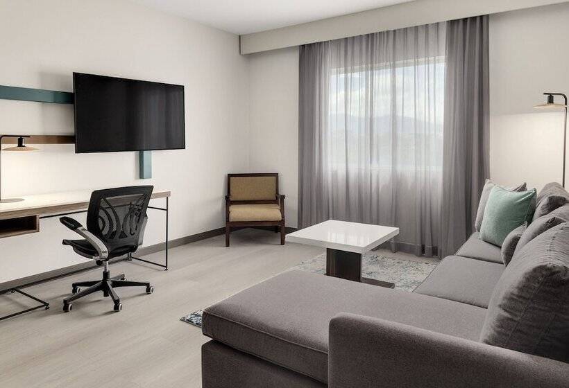 סוויטה, Courtyard By Marriott San Jose Airport Alajuela