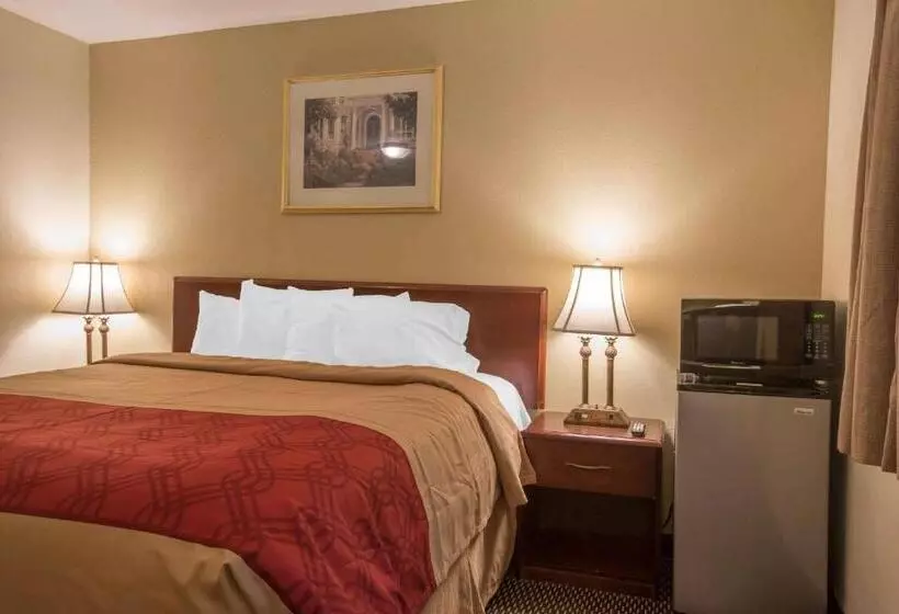 キングサイズベッドのスタンダードルーム, Econo Lodge Manchester Center