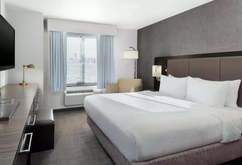 キングサイズベッドのスタンダードルーム, Fairfield Inn & Suites By Marriott New York Staten Island