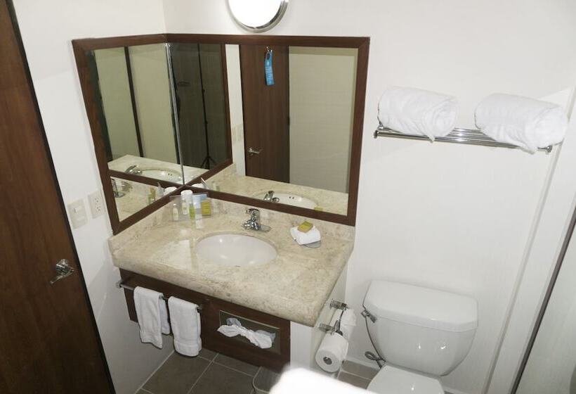 غرفه قياسيه سريرين مزدوجين, Hampton Inn By Hilton San Juan Del Rio