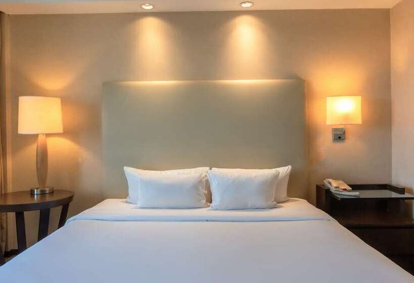 キングサイズベッドのエクゼクティブルーム, Hilton Jaipur