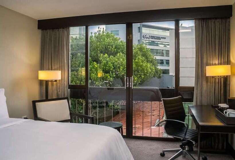 带大床的行政房间, Hilton Jaipur