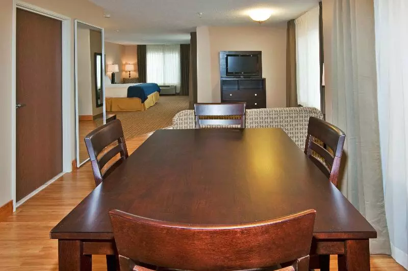 キングサイズベッドのエクゼクティブ, Holiday Inn Express Hotel & Suites Albuquerque Airport, An Ihg