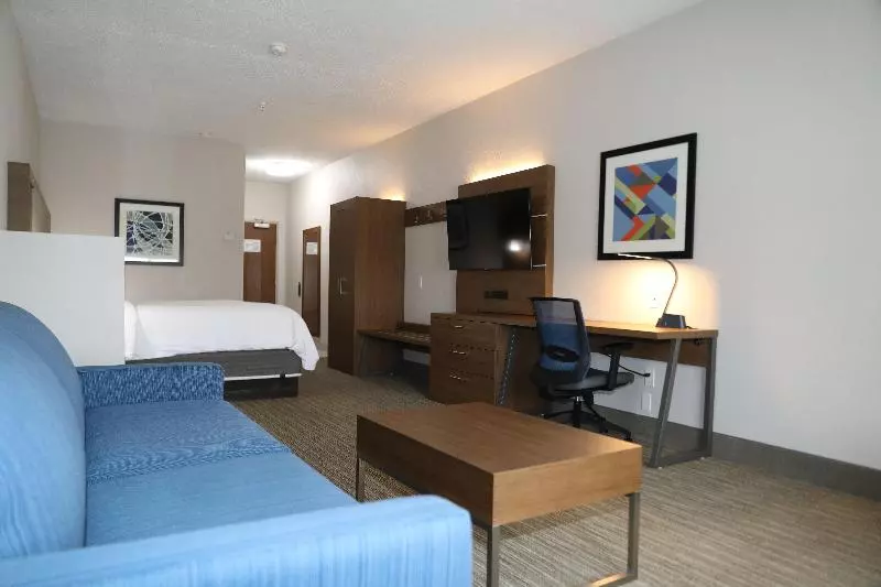 身障者適用キングサイズベッドルーム, Holiday Inn Express Hotel & Suites Albuquerque Airport, An Ihg