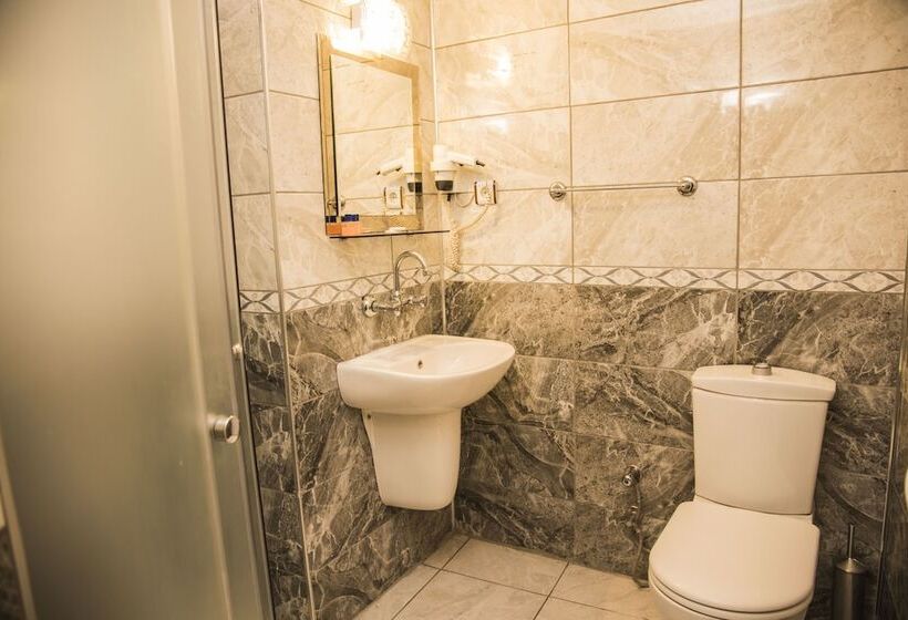 Quarto Economy, Nazar