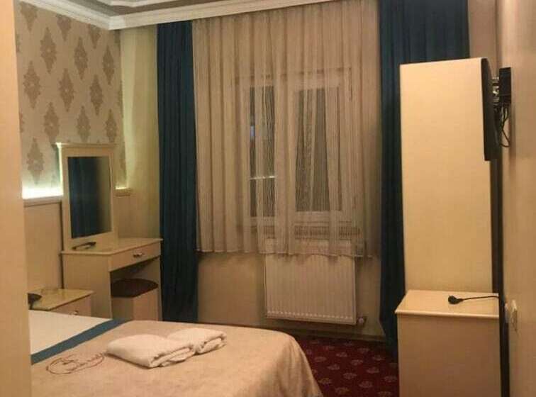 اتاق اکونومی, Nazar