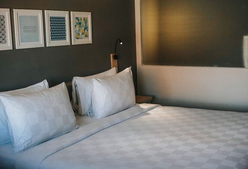 带阳台的豪华间, Sevn Legian