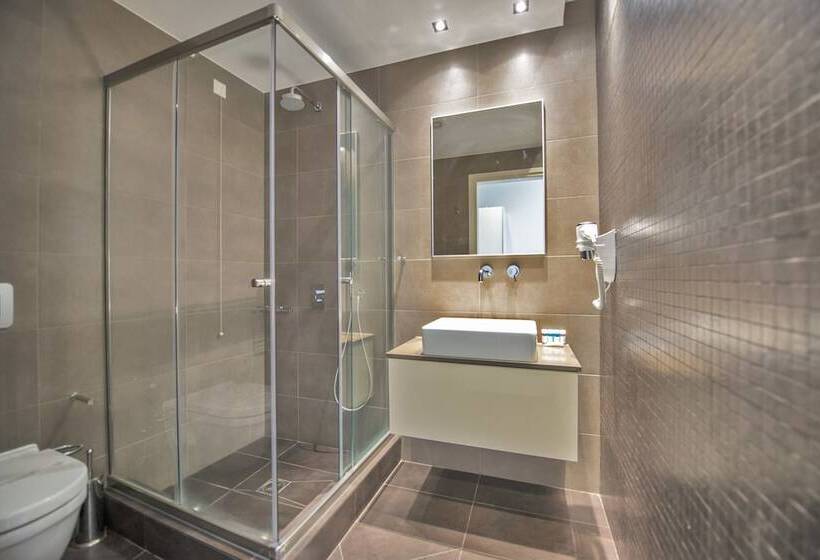 エコノミールーム, Xenia