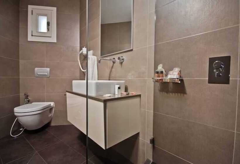 スタンダードルーム, Xenia