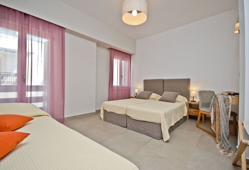 スタンダードトリプルルーム, Xenia