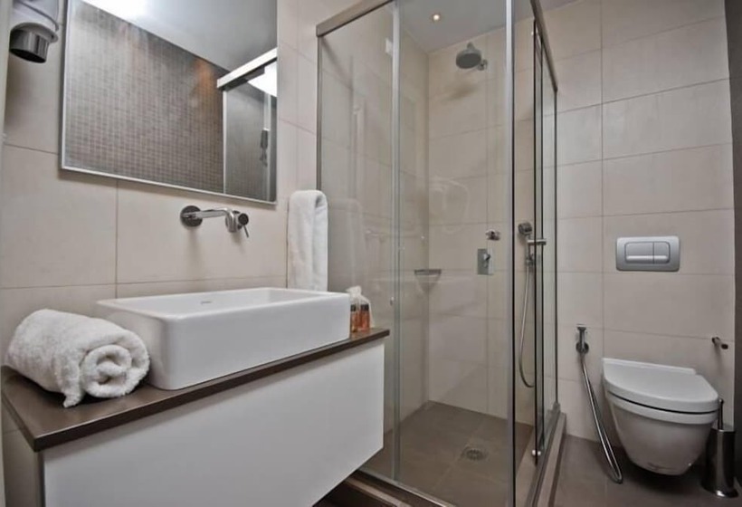 スタンダード４人部屋, Xenia