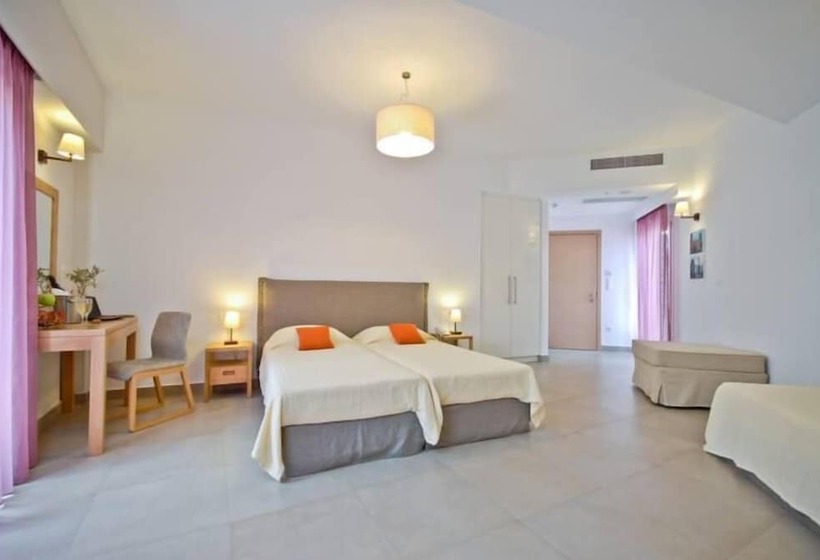 スタンダード４人部屋, Xenia