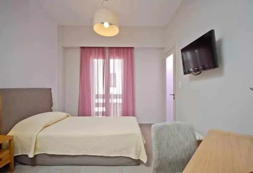 اتاق استاندارد یک نفره, Xenia