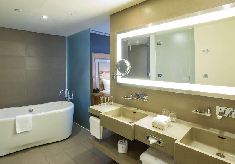 سوئیت پریمیوم, Novotel Danang Premier Han River