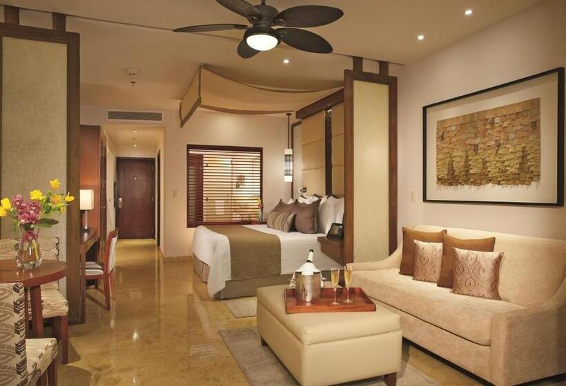 جناح جونيور سرير كينج, Secrets Playa Mujeres Golf & Spa Resort   All Inclusive Adults Only