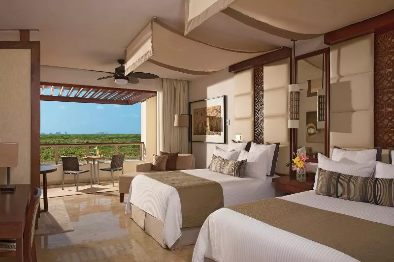 庭の見えるジュニアスイート, Secrets Playa Mujeres Golf & Spa Resort   All Inclusive Adults Only