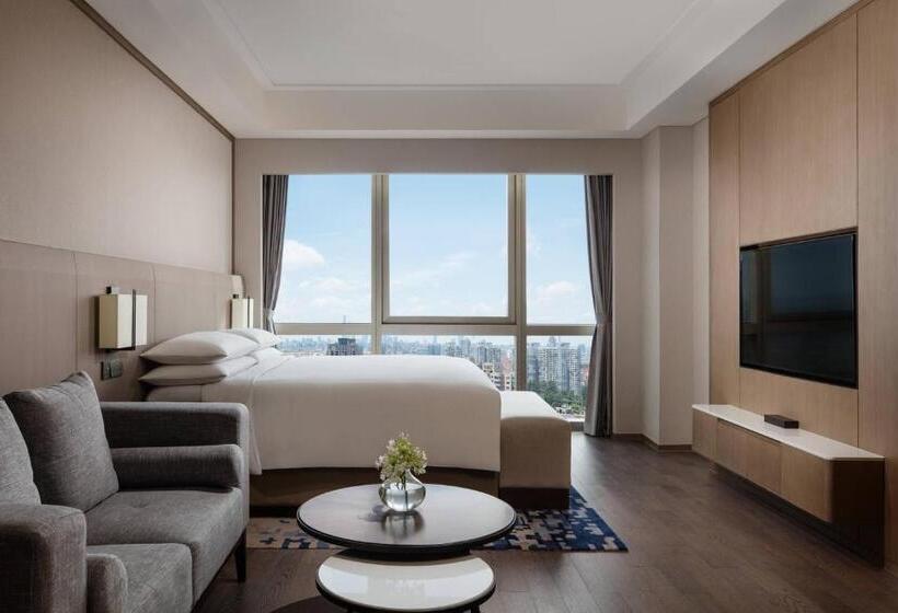 استودیوی استاندارد, Shanghai Marriott Hotel Pudong East