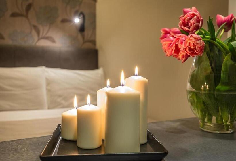 اتاق اکونومی, Florence Old Bridge B&b