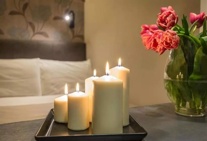 اتاق اکونومی, Florence Old Bridge B&b