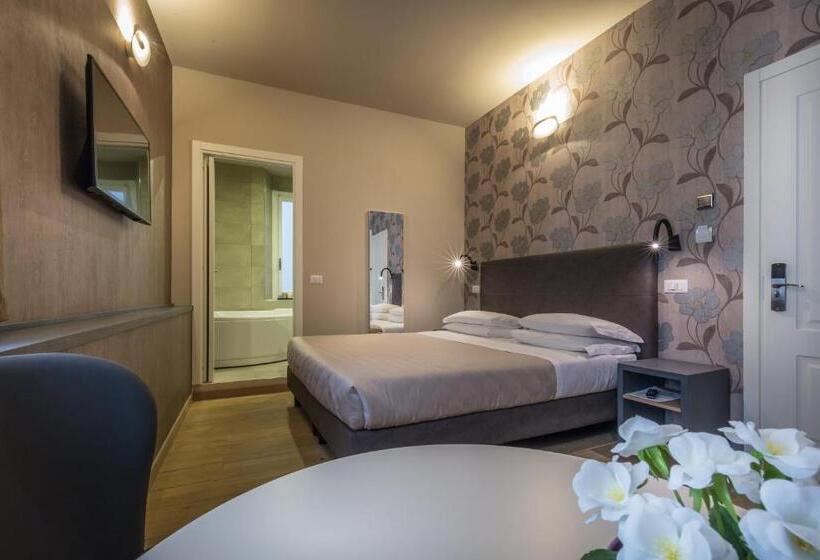 اتاق سوپریور با وان آب گرم, Florence Old Bridge B&b