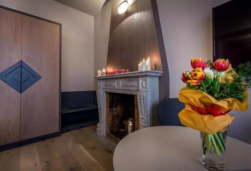اتاق لوکس با وان آب گرم, Florence Old Bridge B&b
