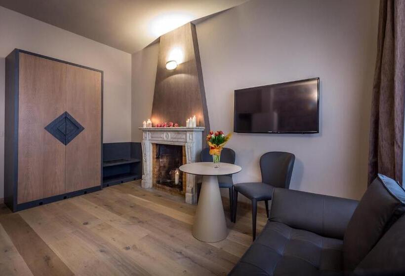 اتاق لوکس با وان آب گرم, Florence Old Bridge B&b